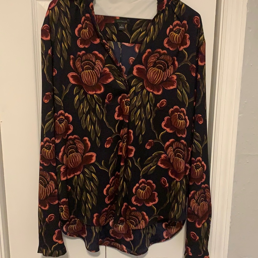 Ann Taylor floral blouse M